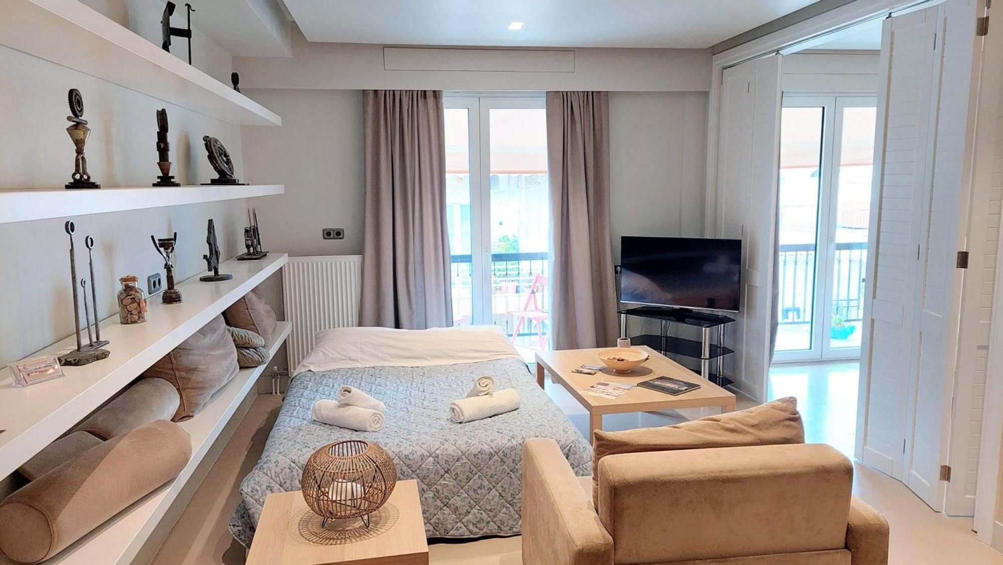 Luxurious Minimal Apartment In Acropolis Афины Экстерьер фото