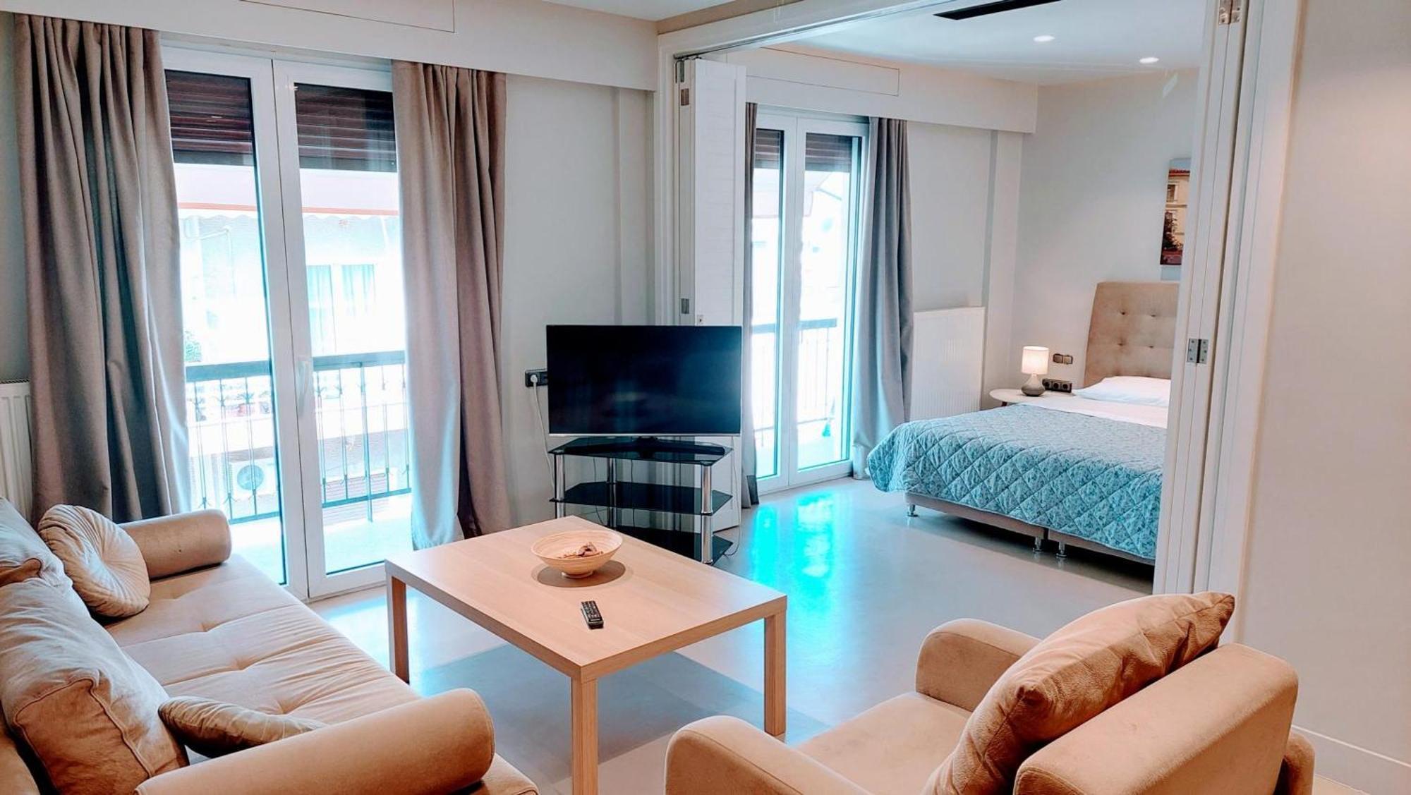 Luxurious Minimal Apartment In Acropolis Афины Экстерьер фото